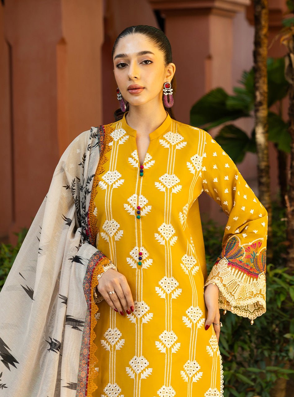 Zainab Chottani Chikankari Lawn 2025 | 4A - Image 4