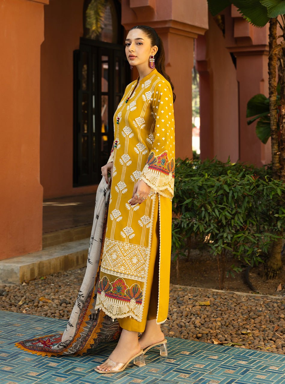 Zainab Chottani Chikankari Lawn 2025 | 4A - Image 3