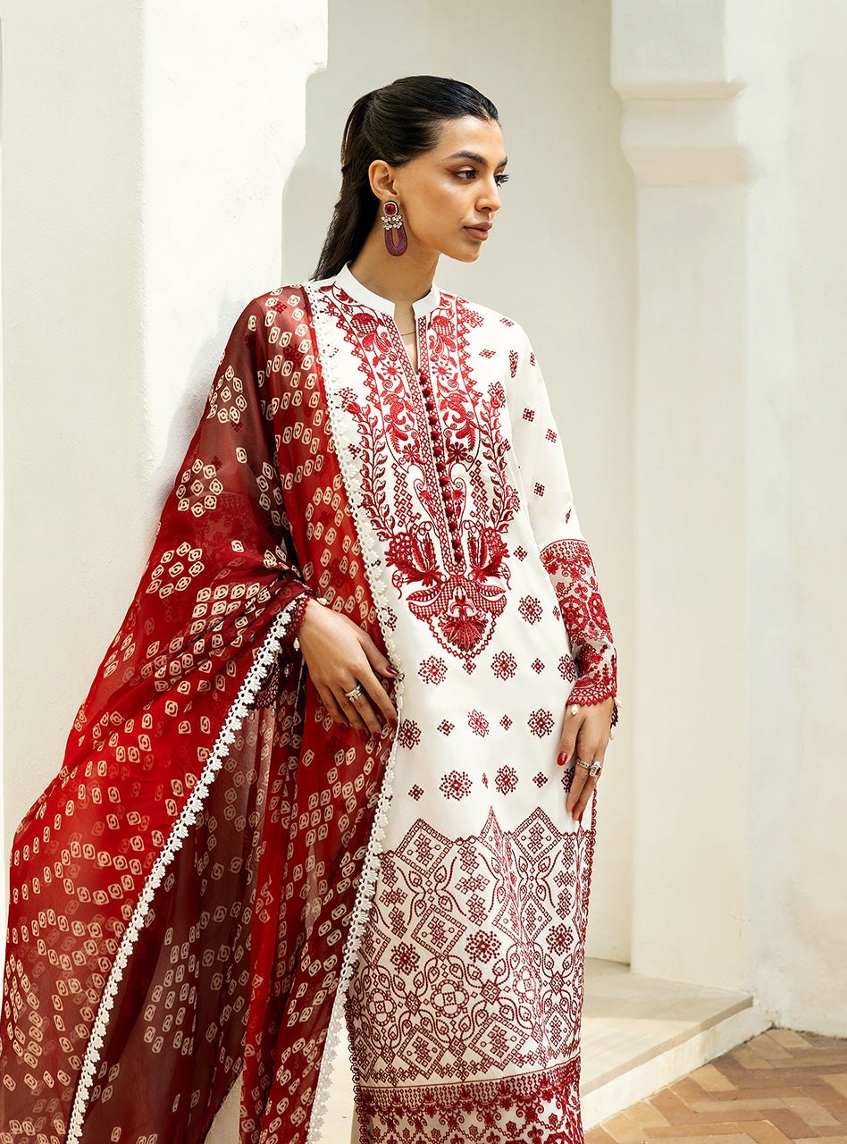 Zainab Chottani Chikankari Lawn 2025 | 8B - Image 3