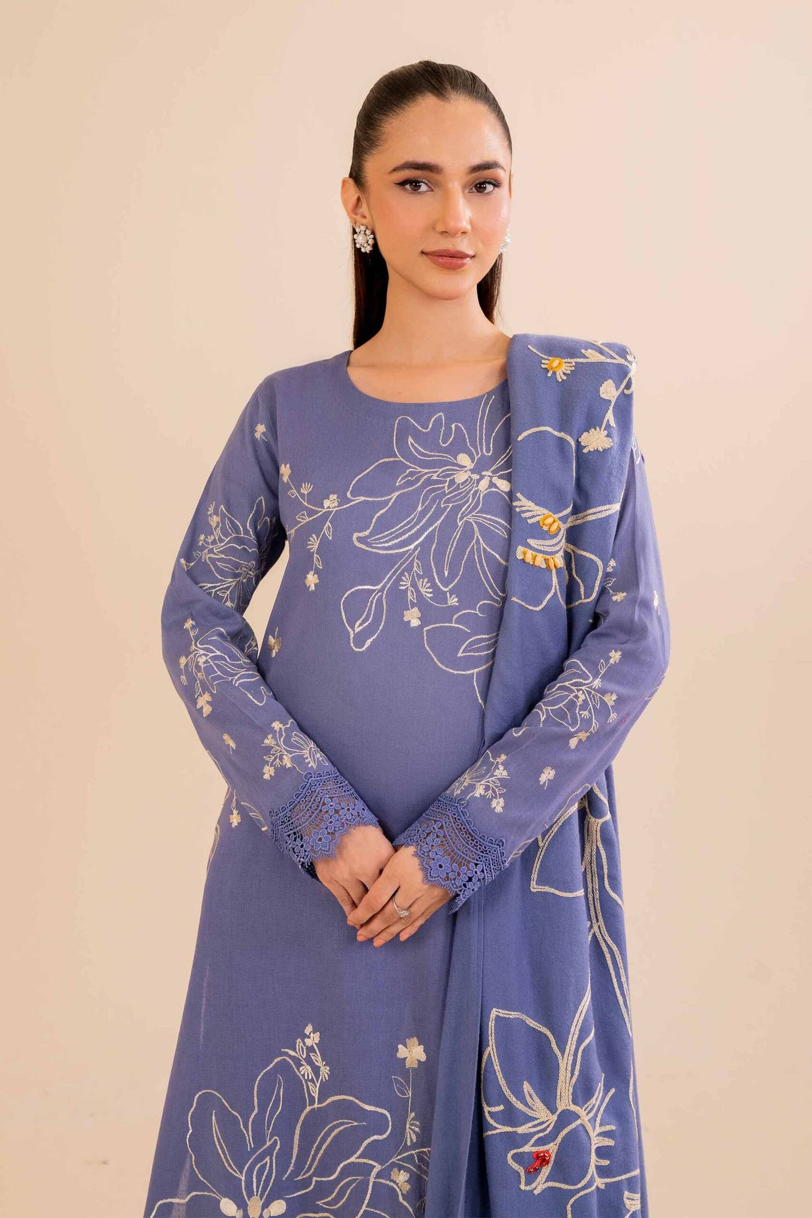 Nishat Linen Winter Collection | 42404301 - Image 4